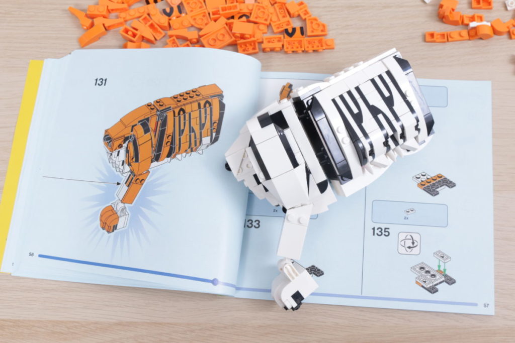How to recolour LEGO Creator 3 in 1 31129 Majestic Tiger white 11 1024x683