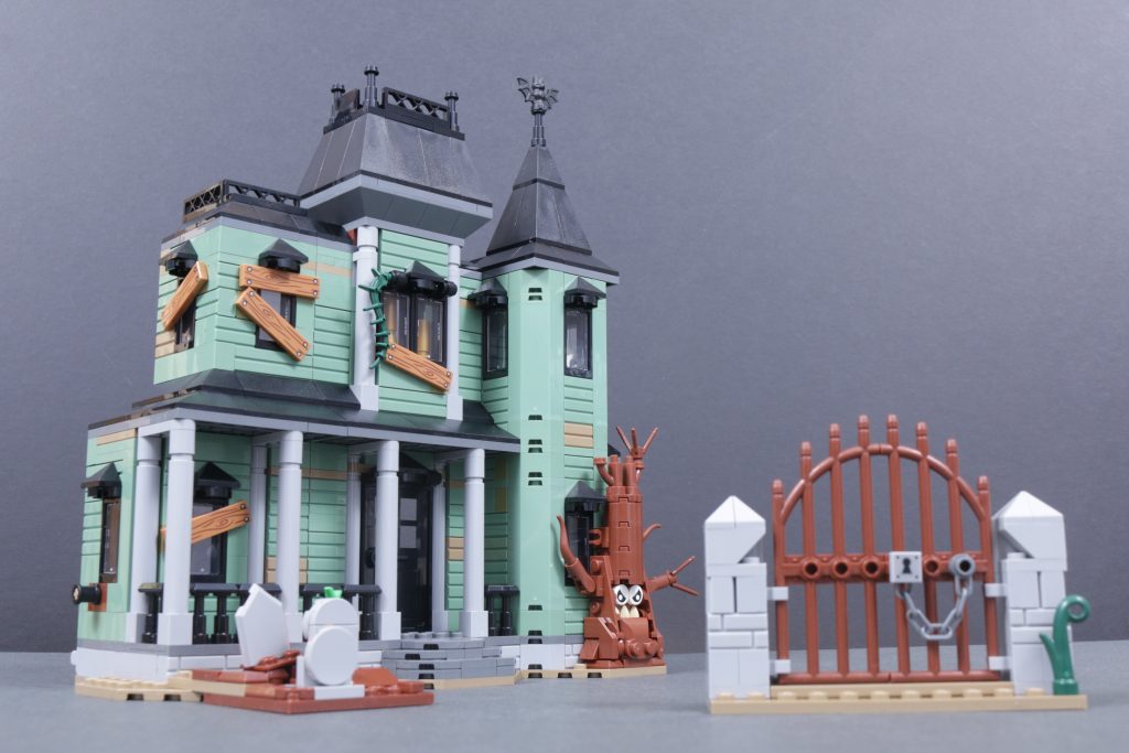 LEGO Creator 3 in 1 31167 Haunted Mansion review 4 1024x683